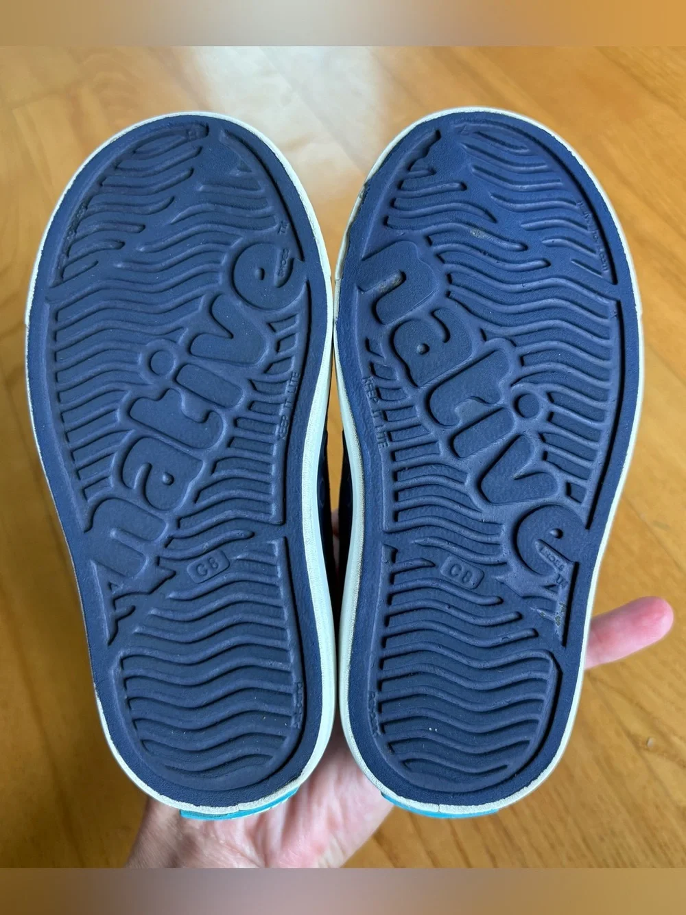 Native Jefferson slip-on sneakers Little Boys Shoes Navy Blue white Kids Size C8